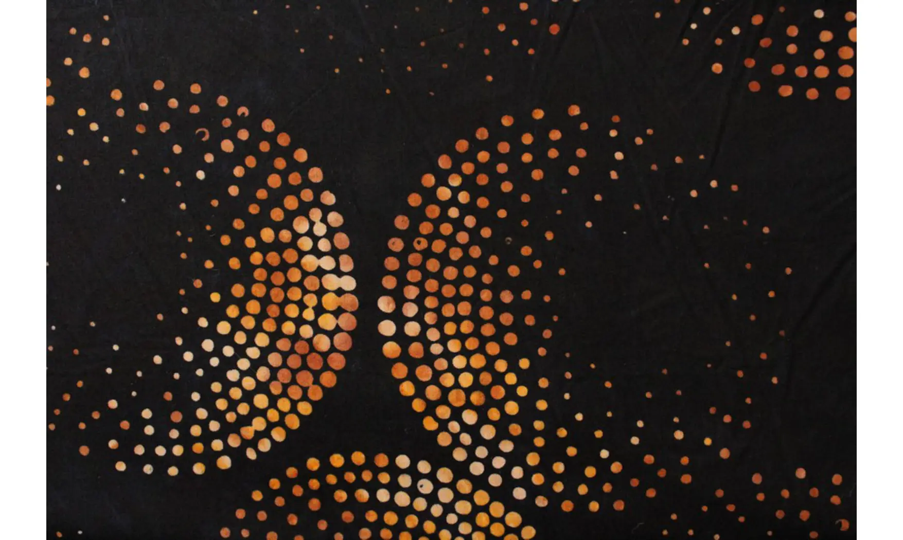 Batik noir spirales ronds marrons