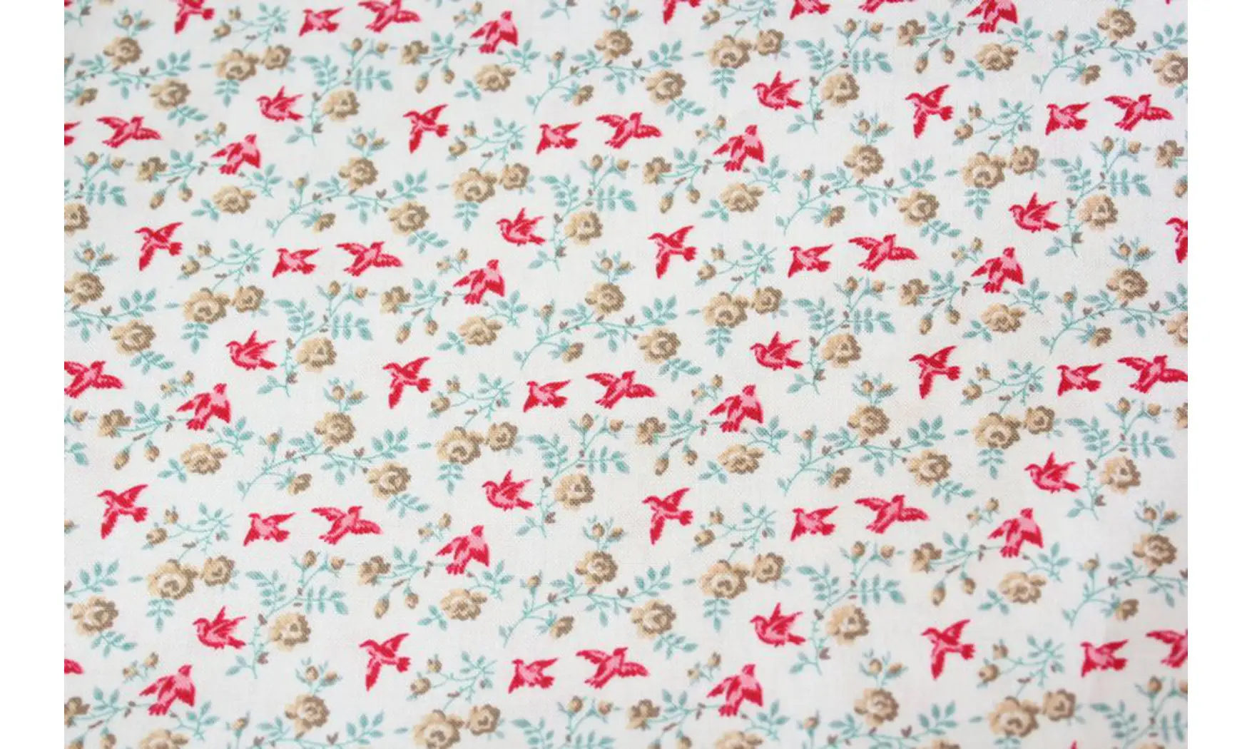 Tissu oiseaux dans les roses