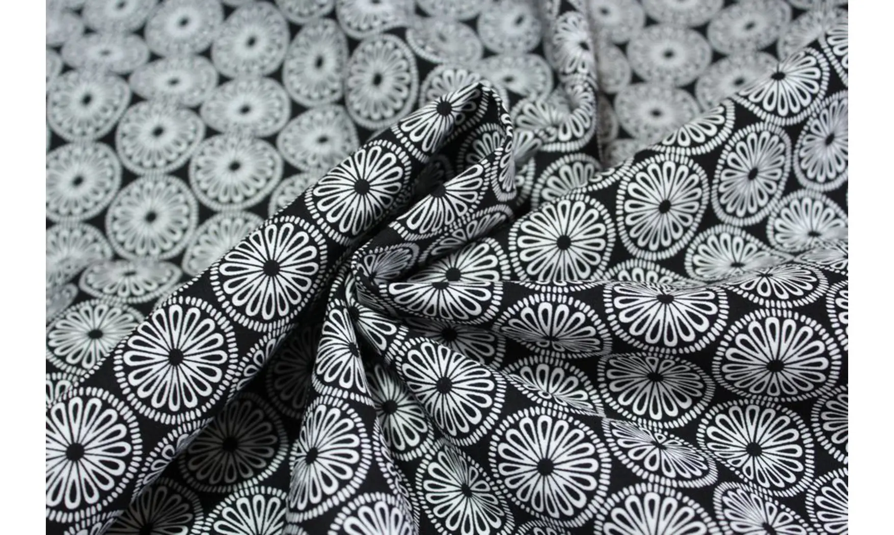 Tissu design agrumes fond noir