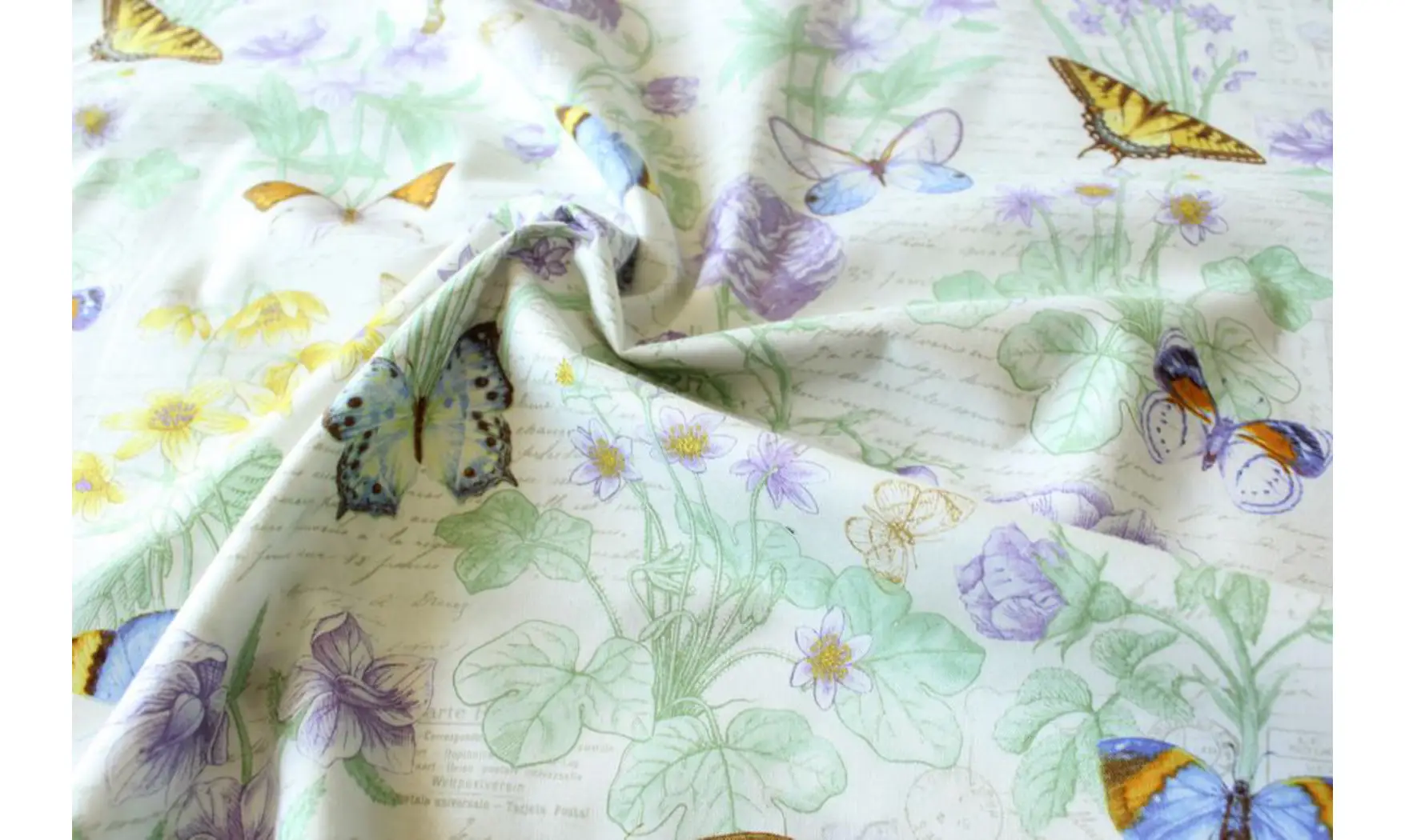 Tissu papillons botanique violet