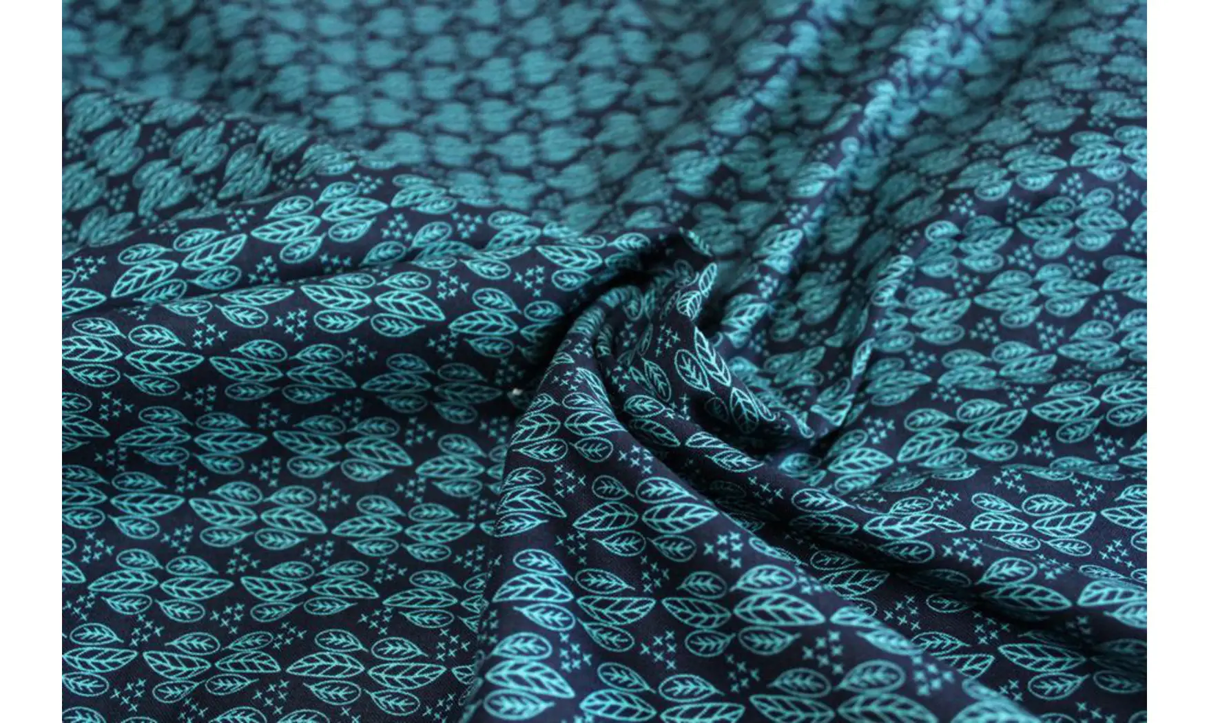 Tissu amis direction des plumes