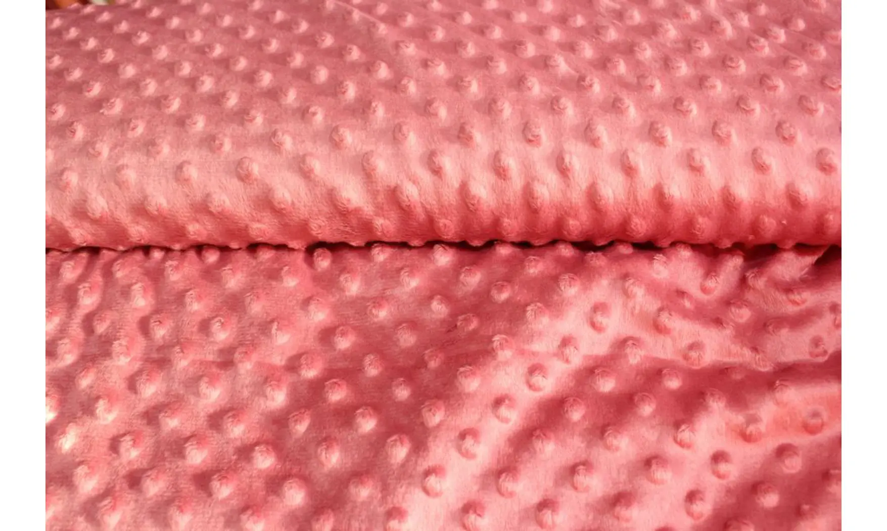Tissu minkee gaufré framboise