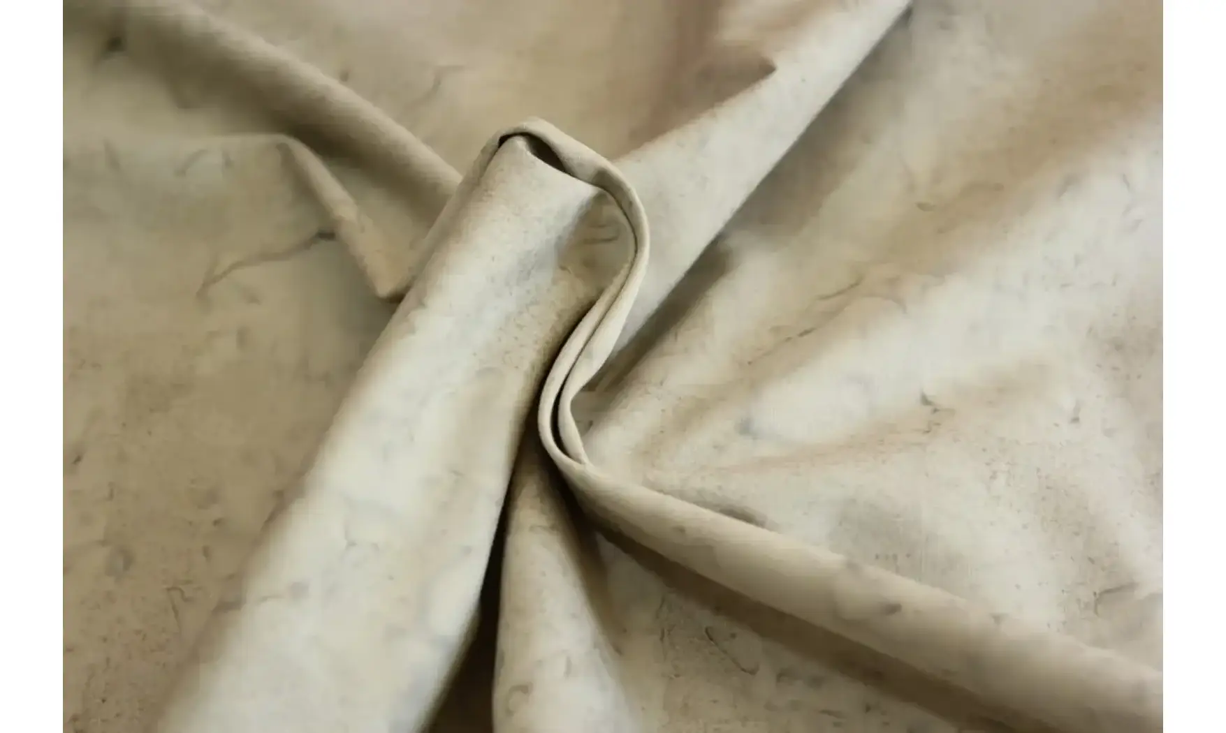 Batik gris reflets verts