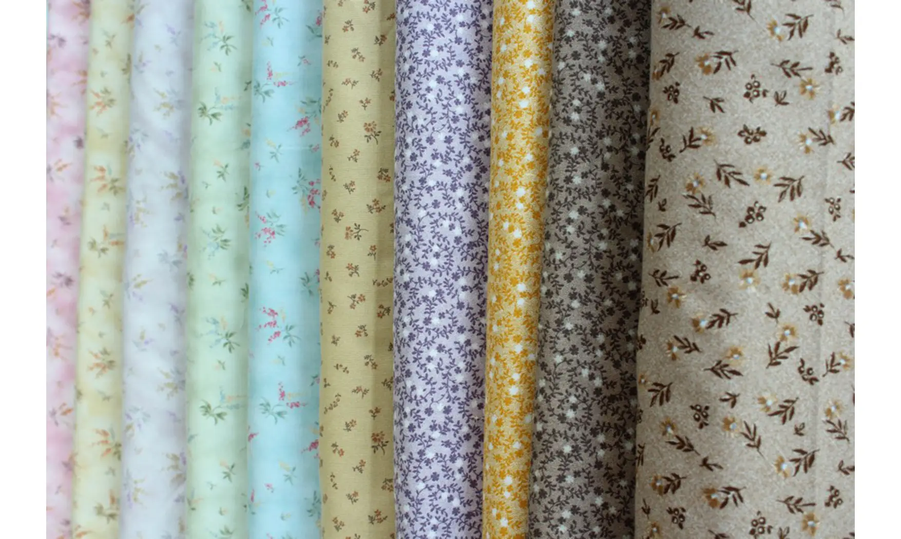 Tissu Lecien violet pale bouquets