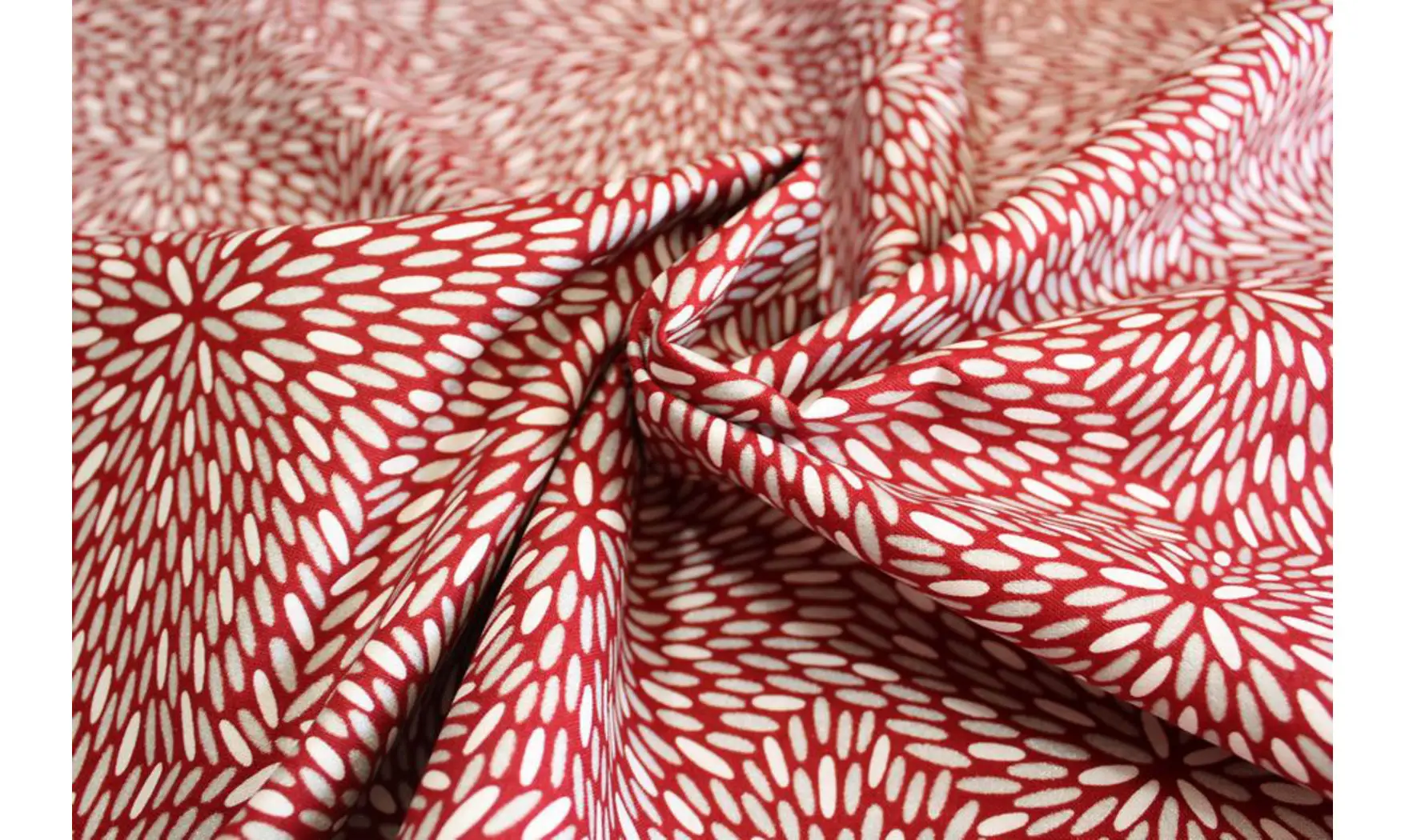 Tissu rouge artifice argent