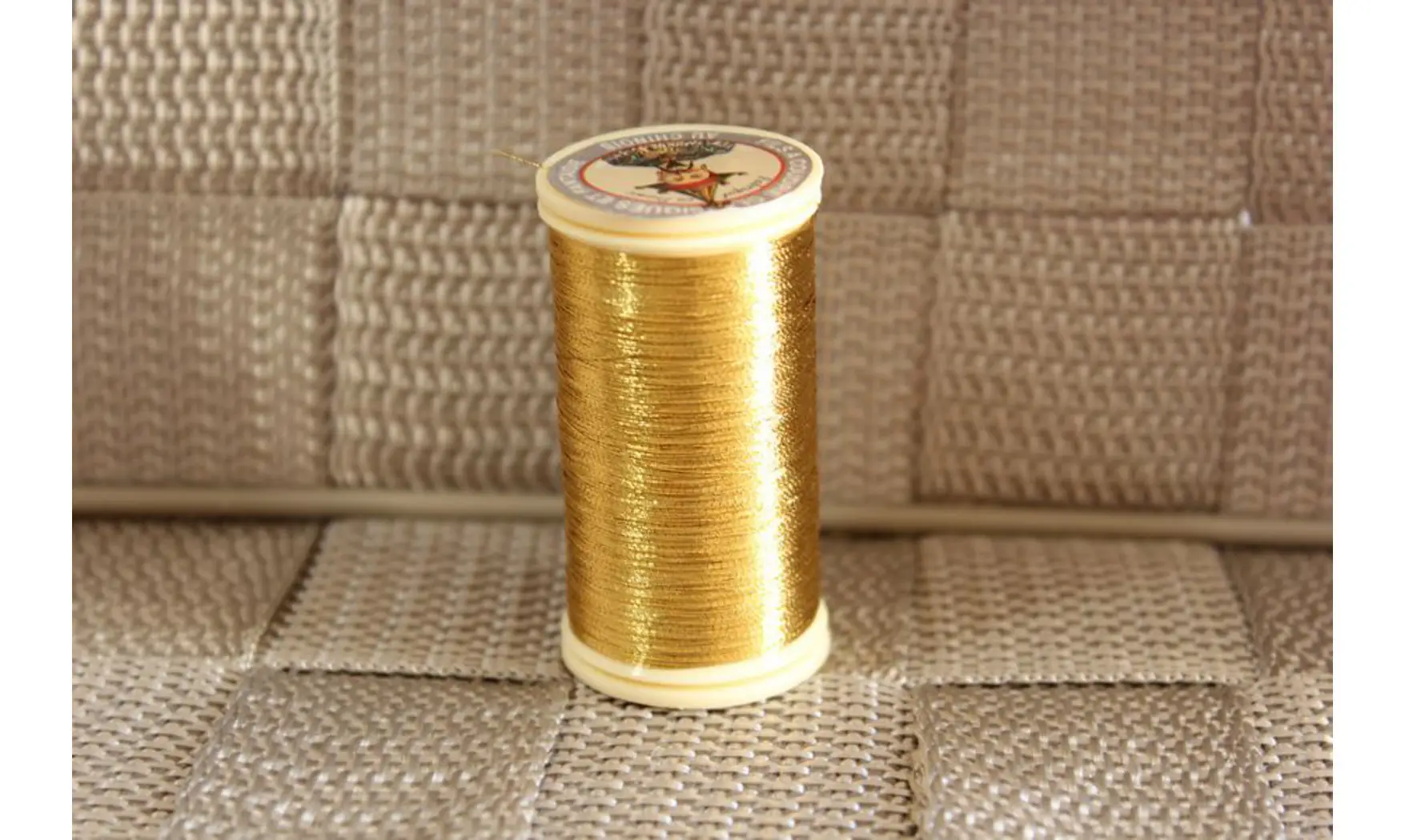 Fil métallisé doré jaune