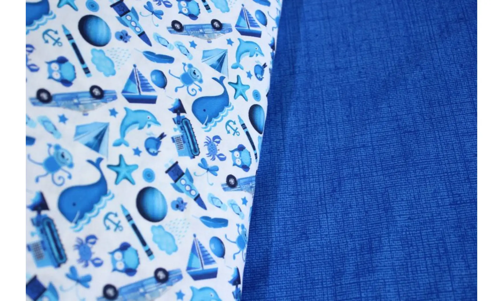 Tissu Mille objets bleus