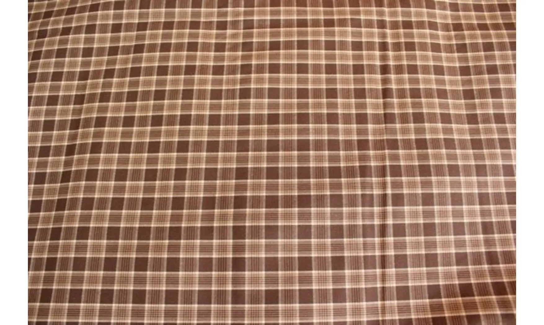 Tissu écossais marron