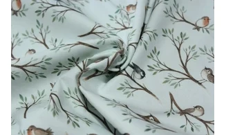 Tissu oiseaux dans la forêt