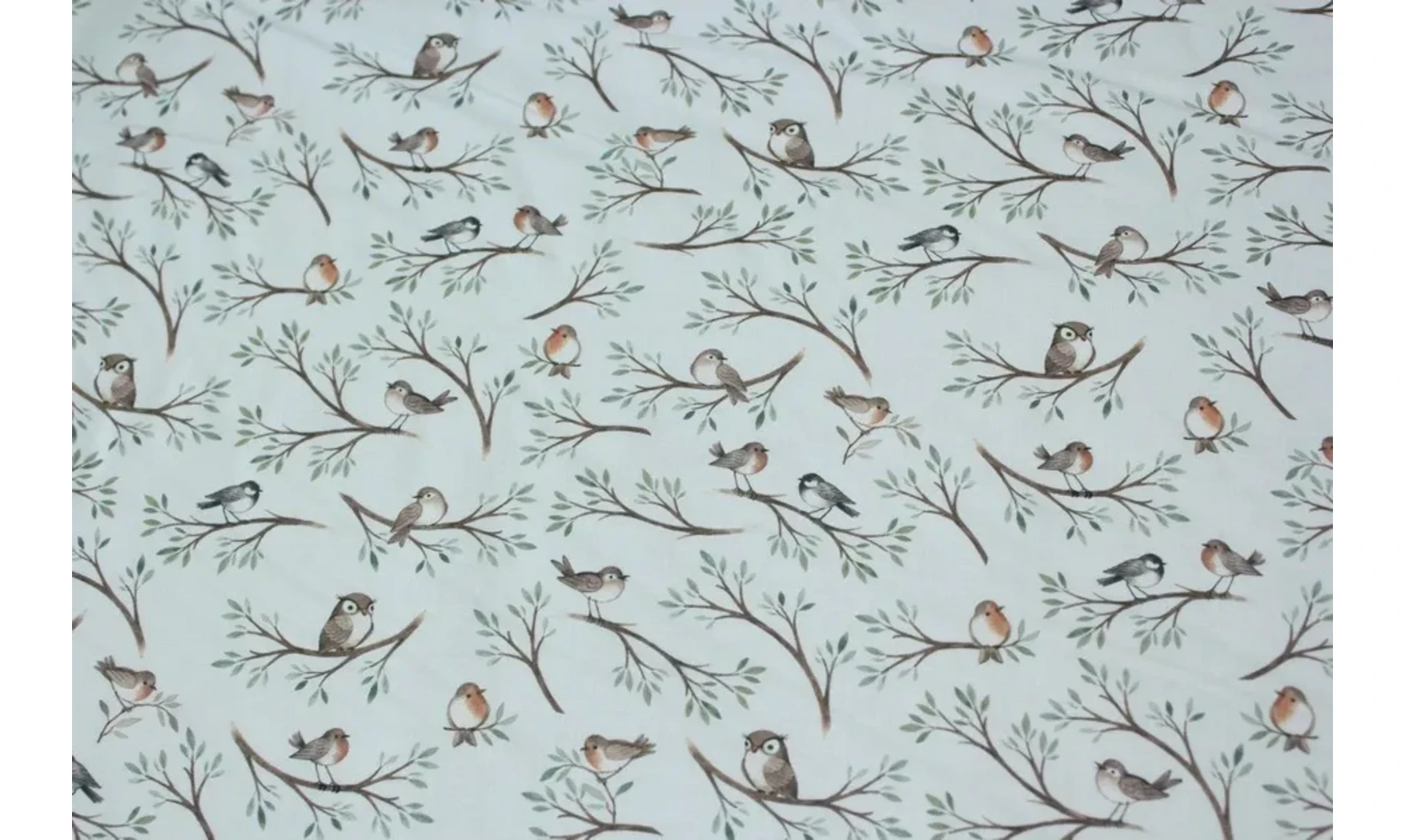 Tissu oiseaux dans la forêt
