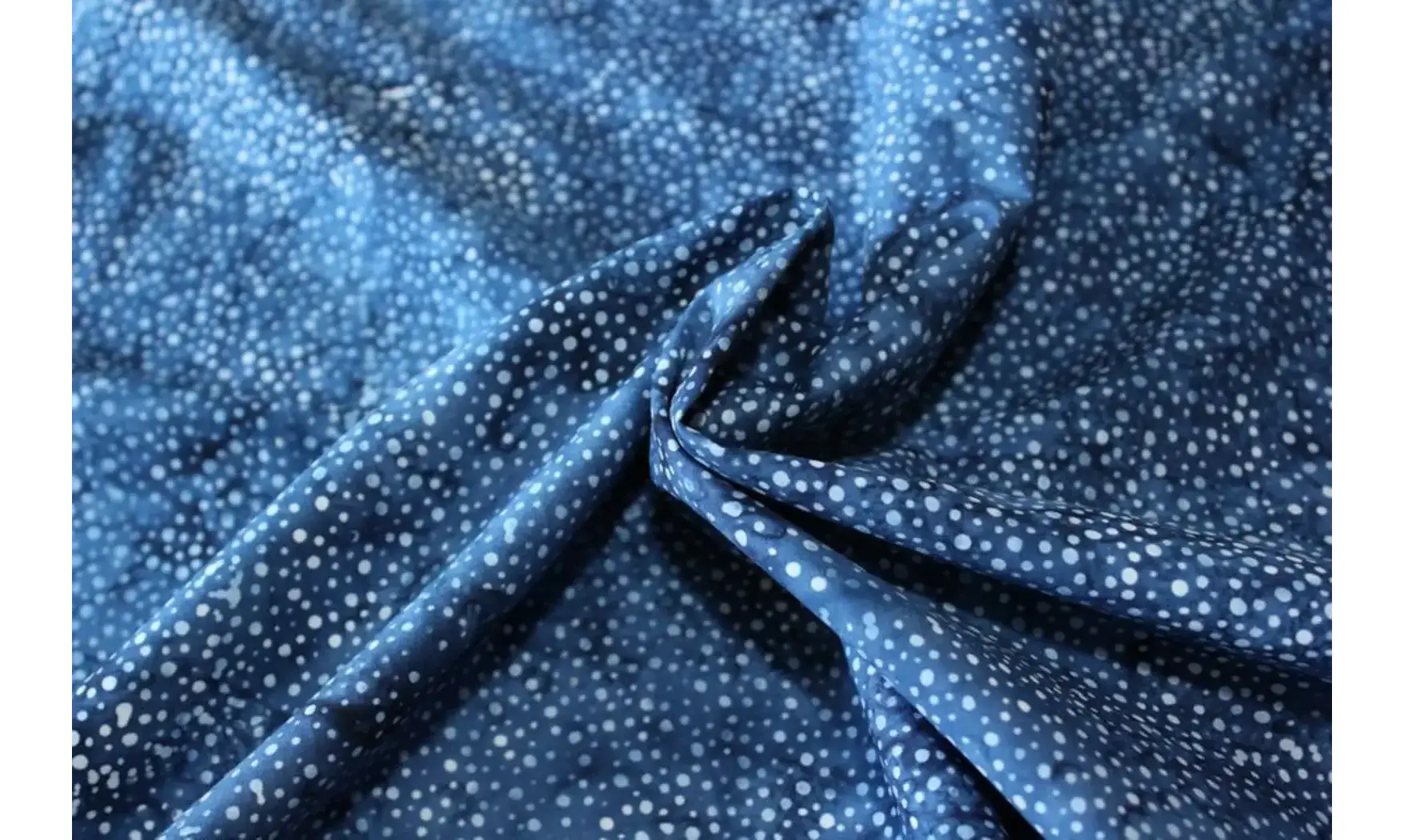 Batik pointillisme indigo