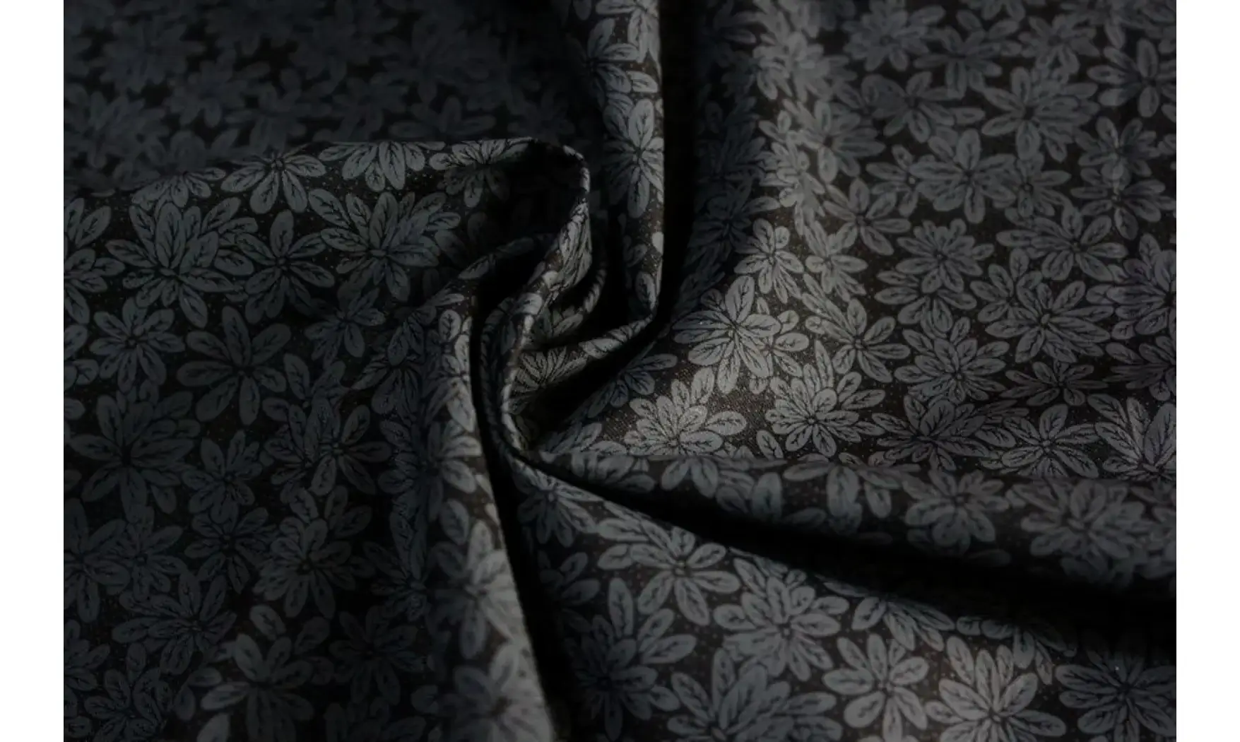 Tissu noir feuillages