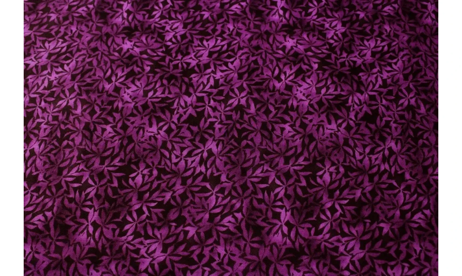 Tissu botanique violet