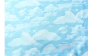 Tissu ciel et nuages blancs