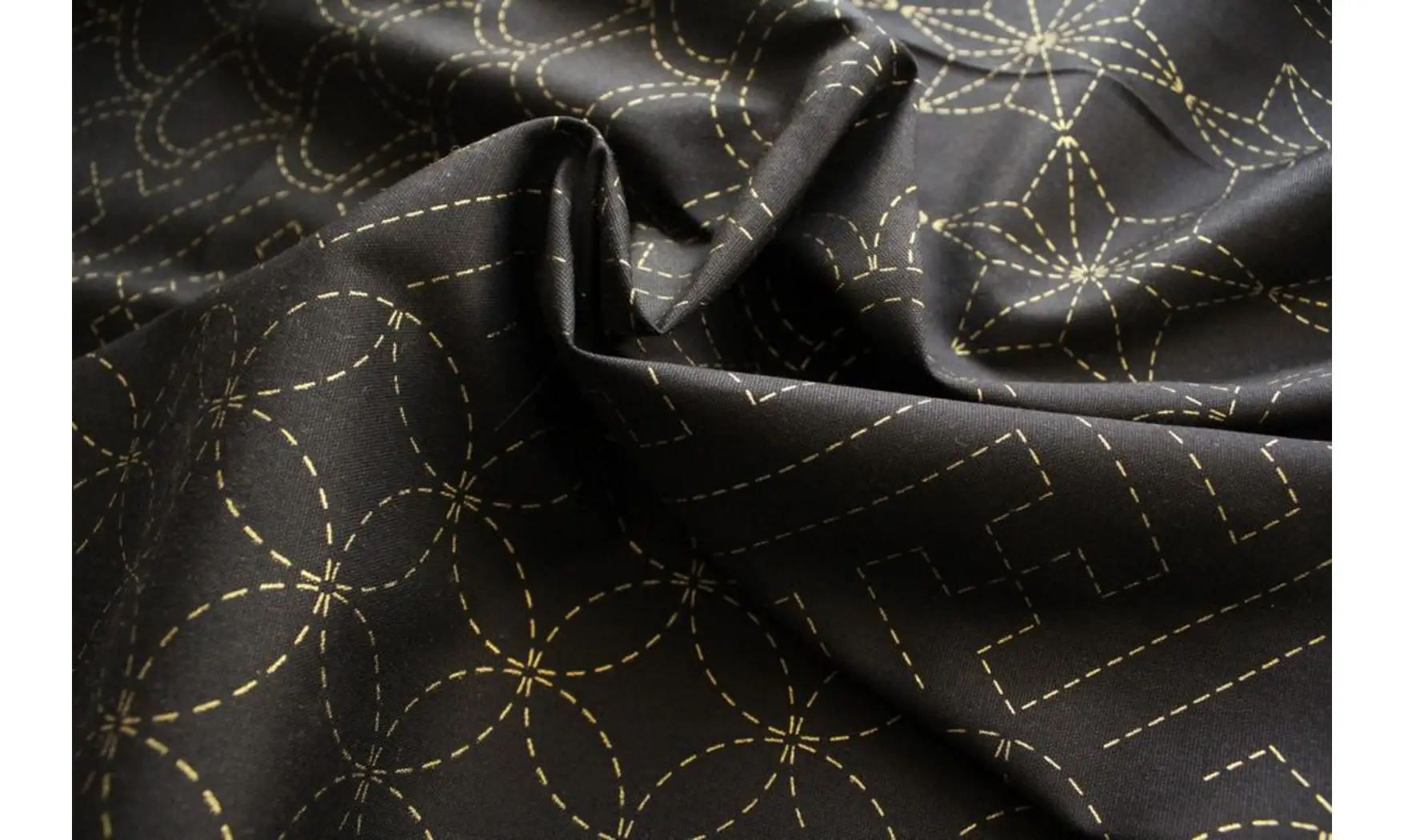 Tissu japonais noir Olympus Sashiko
